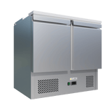 CUBO Saladette mit Deckel 240L - Kühlwerkbank mit 2 Türen - Edelstahl - Inklusive GN-Behälter - 900(B) x 700(T)mm - CS-S900