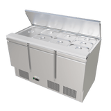 CUBO Saladette mit Deckel 368L - 3-türige Kühlwerkbank - Edelstahl - Inklusive GN-Behälter - 1365(B) x 700(T)mm - CS-S903