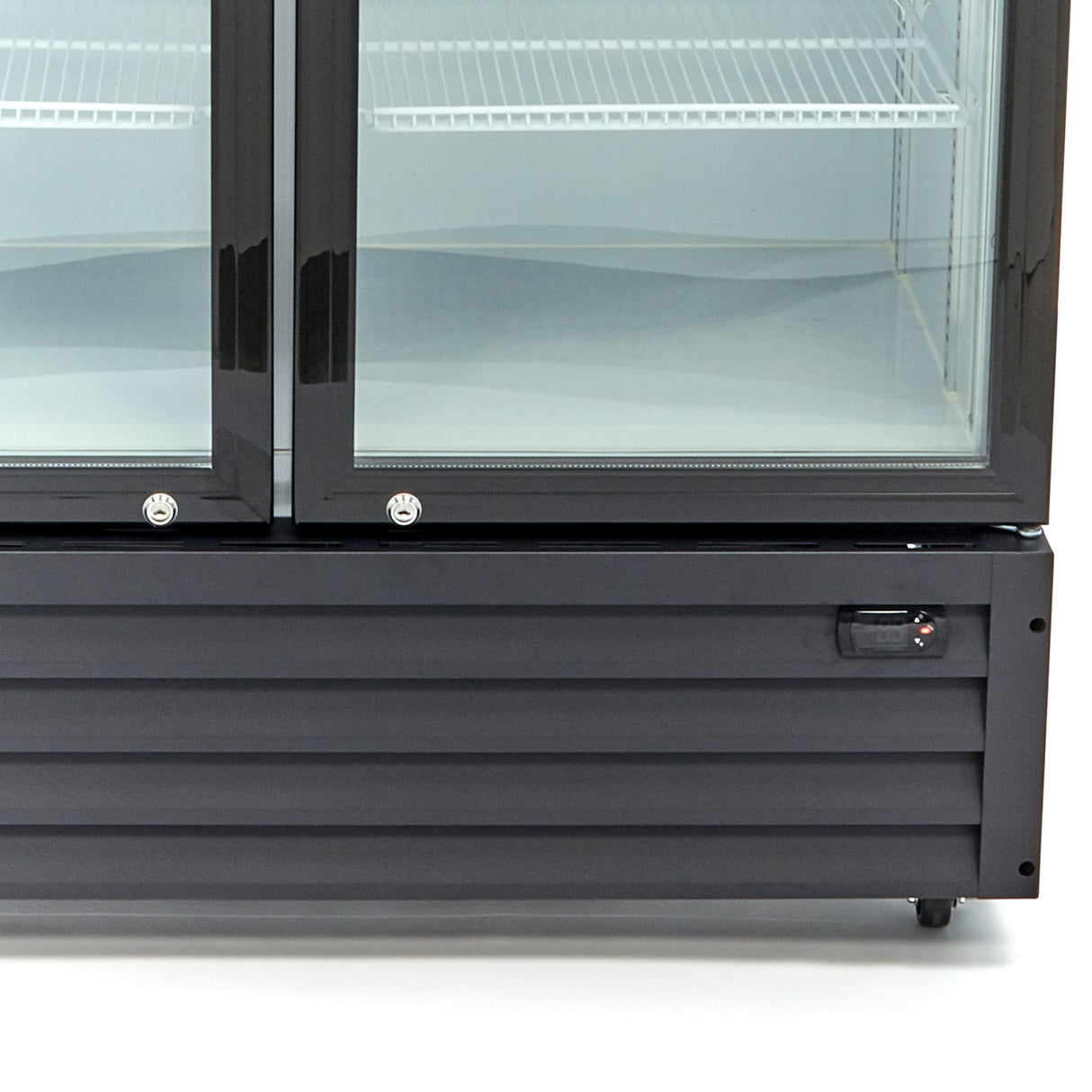 Maxima  Drinks Fridge - 700L - 8 Adjustable Shelves  - 09404025